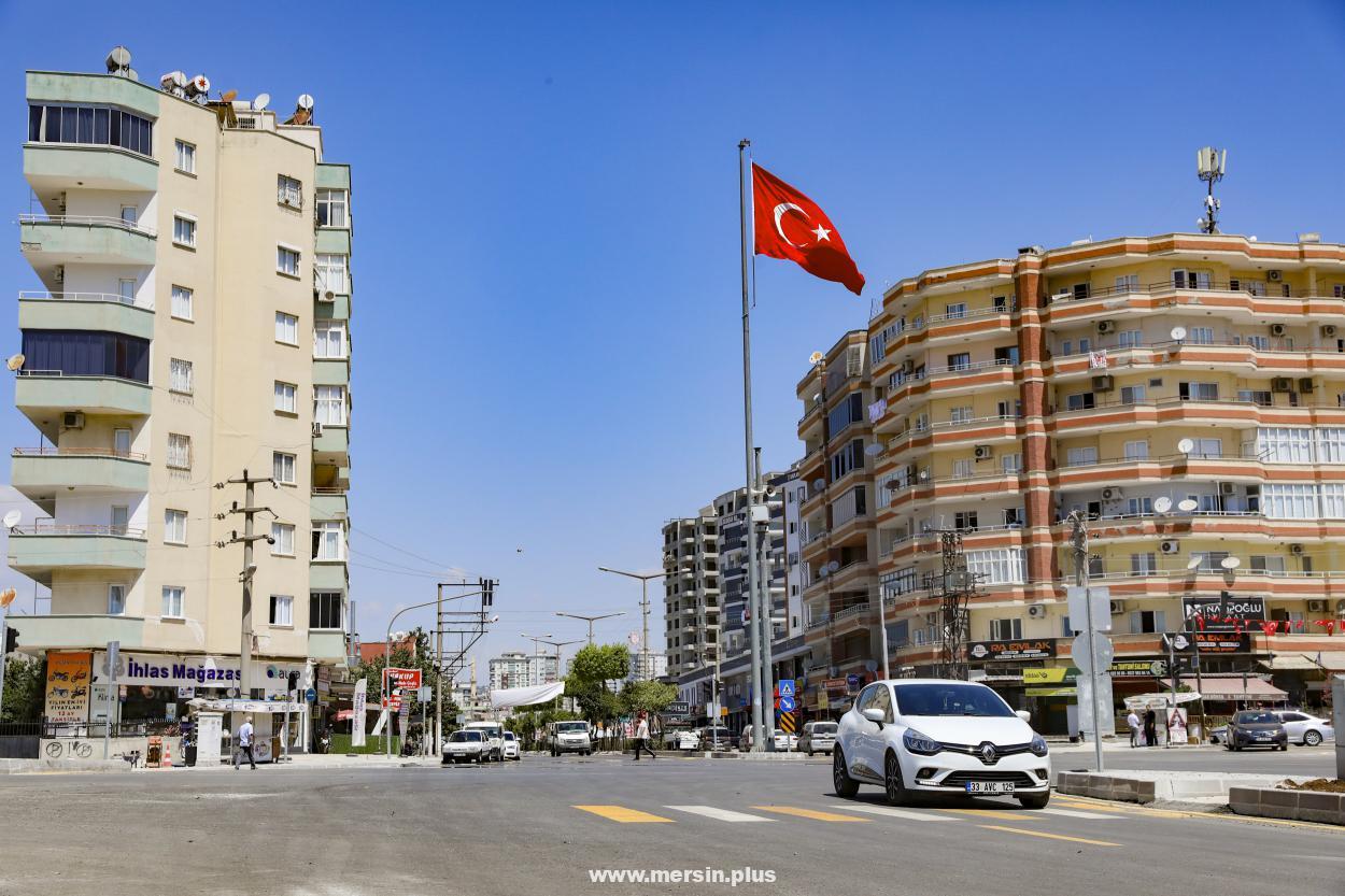 Mersin Büyükşehir'den Tarsus Cetvel Köprüsü Kavşağı’na Modern Trafik Düzenlemesi