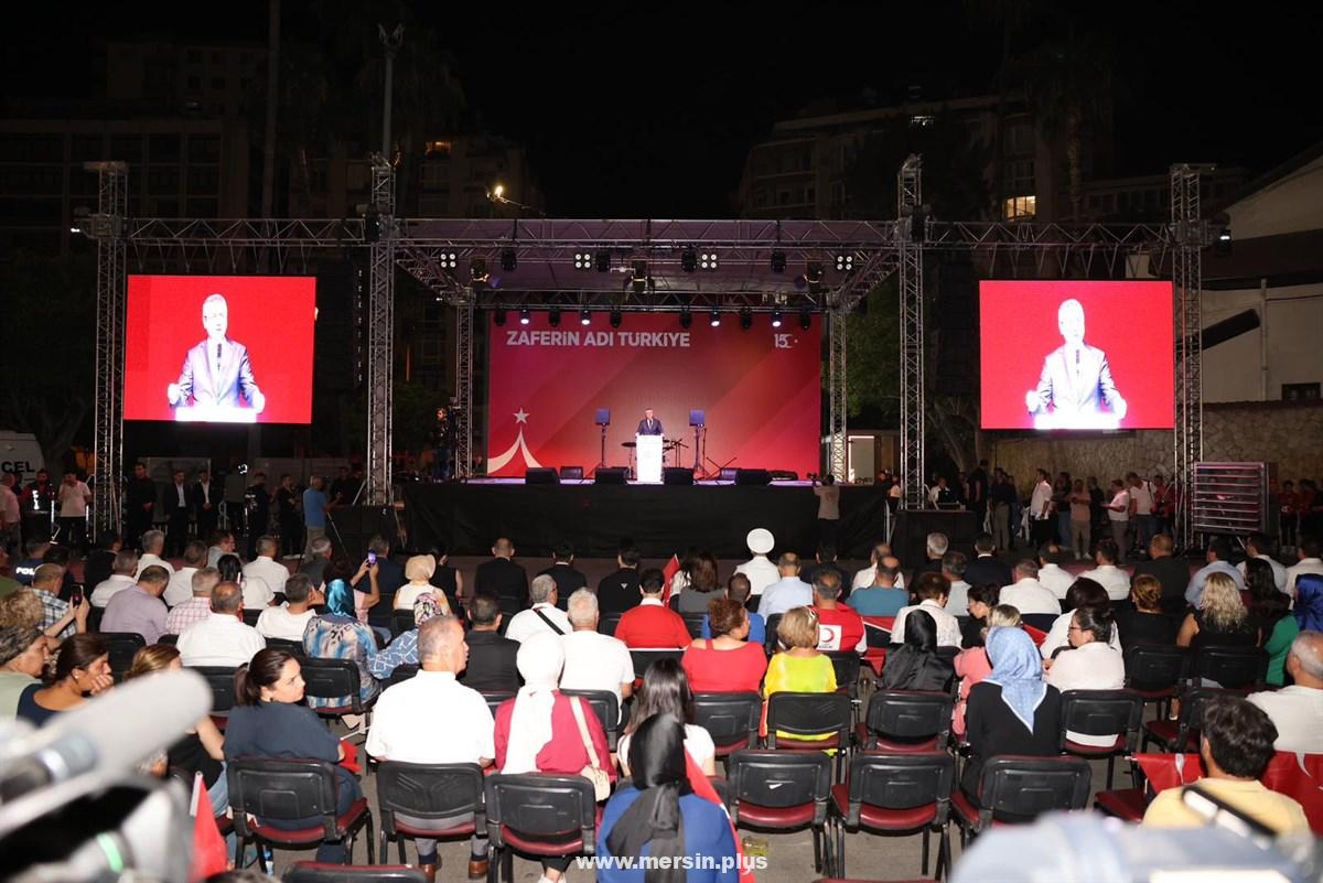 Vali Toros Çifti 15 Temmuz Demokrasi Nöbeti’ne Coşkulu Katılım Gösterdi