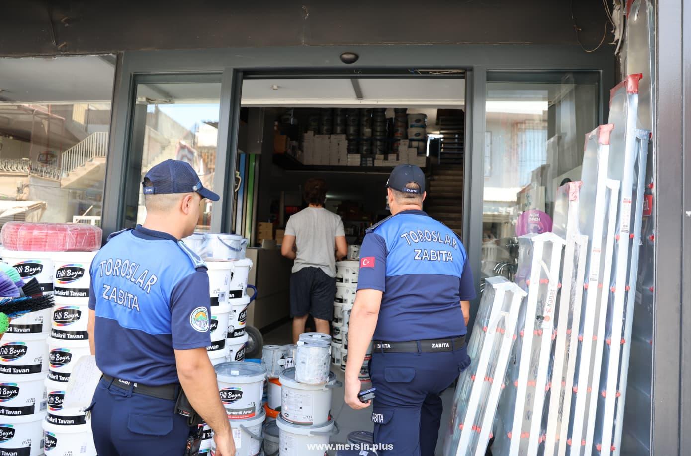 Toroslar’da Zabıta Ekiplerinden Ruhsat ve Kaldırım Denetimi