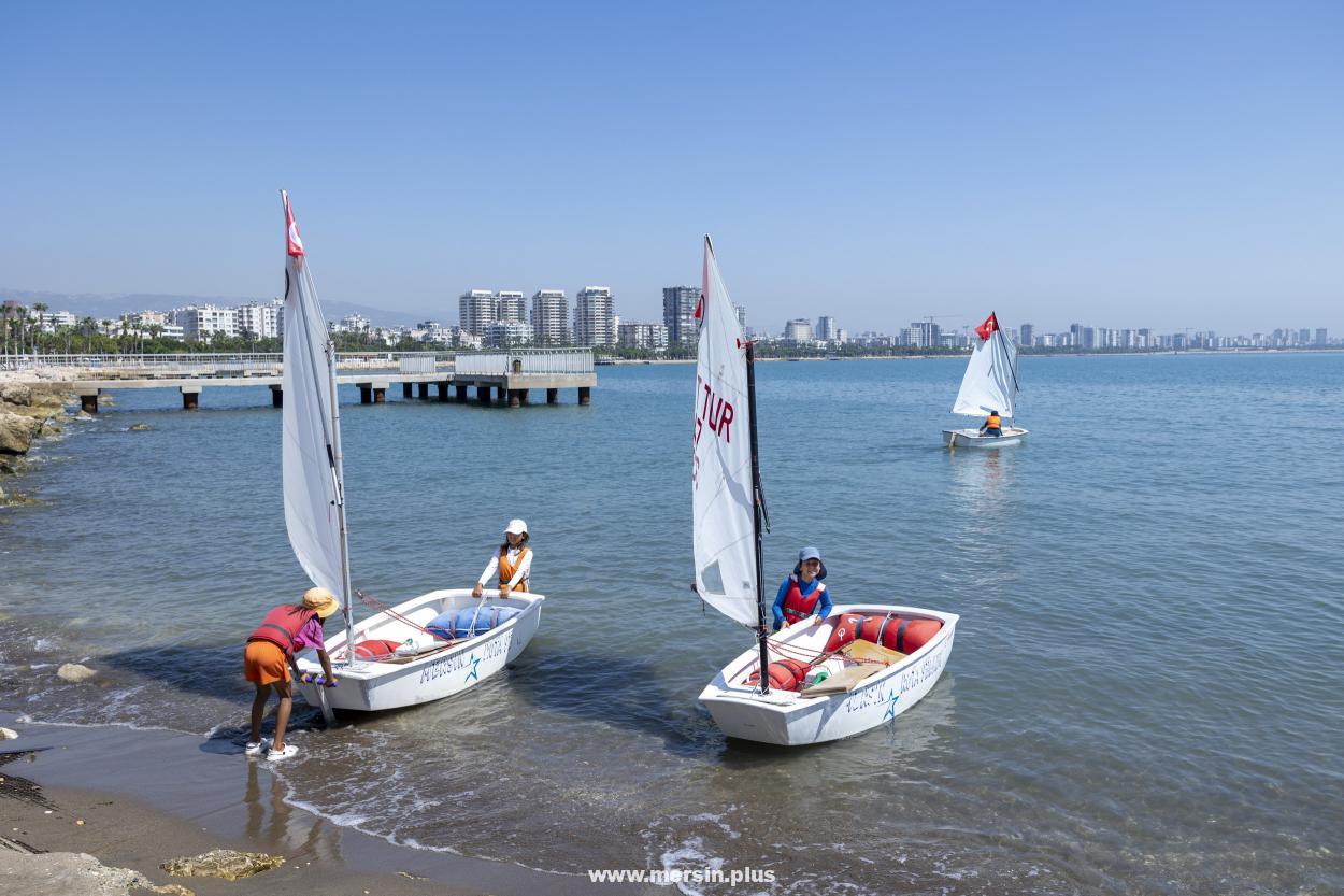 Mersin’in Denizle Buluşma Noktası: Babil Su Sporları Merkezi ve Ücretsiz Yelken Kursları