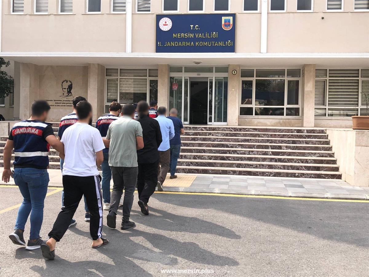 Mersin’de Aranan 11 Şahıs Yakalandı: Jandarma Operasyonu Başarılı Oldu