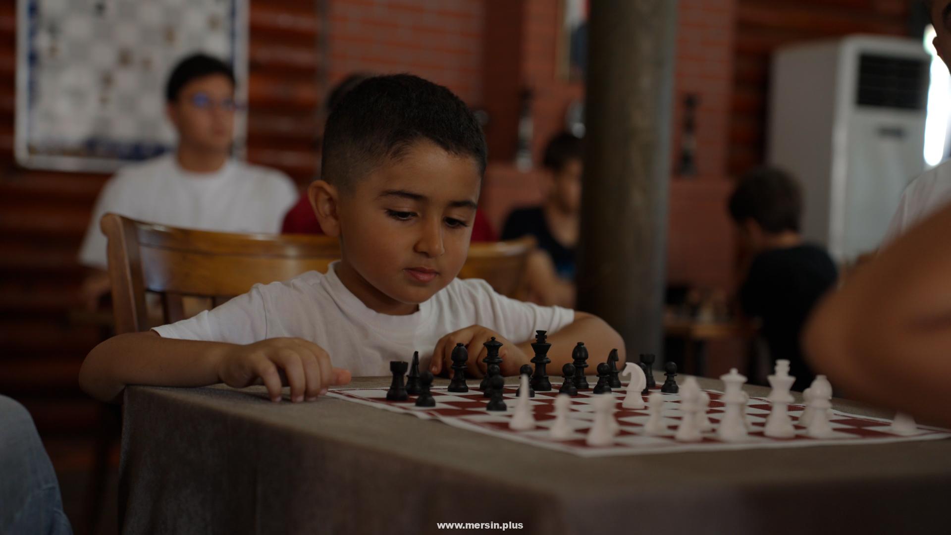 Mezitli Belediyesi’nden Zihin Gelişimini Destekleyen Proje: Şahane Satranç Evi