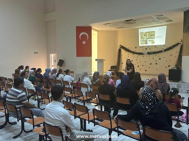 Mersin Emniyetinden Narkorehber ve En İyi Narkotik Polisi Anne Projesi Kapsamında Bilgilendirme Çalışması