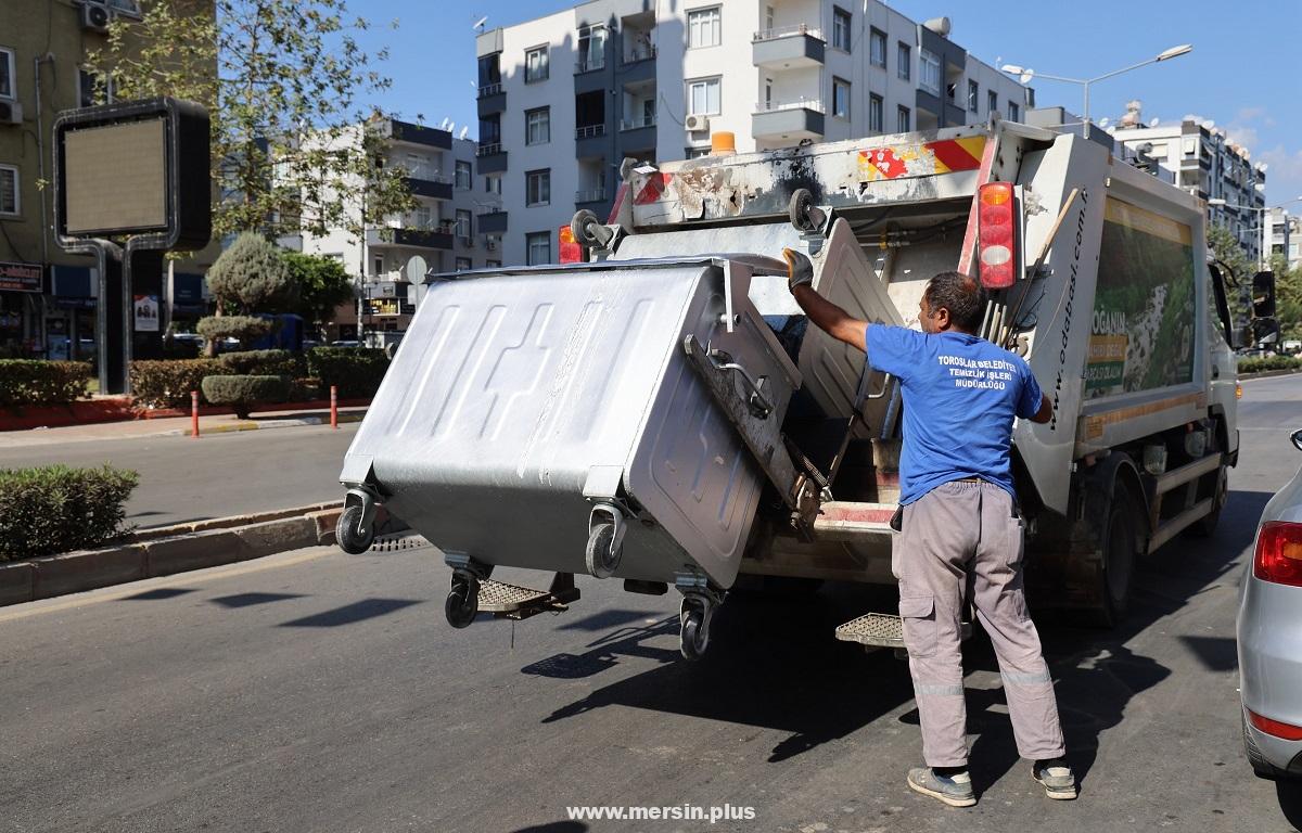 Toroslar’da Yıpranan Çöp Konteynerleri Geri Dönüşümle Yeniden Kullanıma Sunuluyor