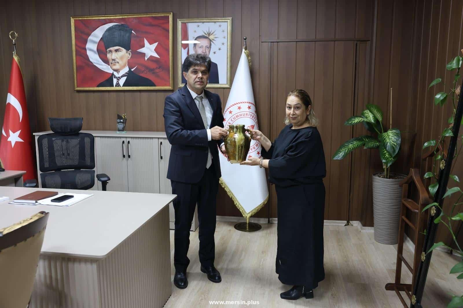 Gazze’ye Yardım Bağışıyla Duygulandıran Ziyaret: Nesibe Günay ve Kazım Delibaş’tan Örnek Davranış