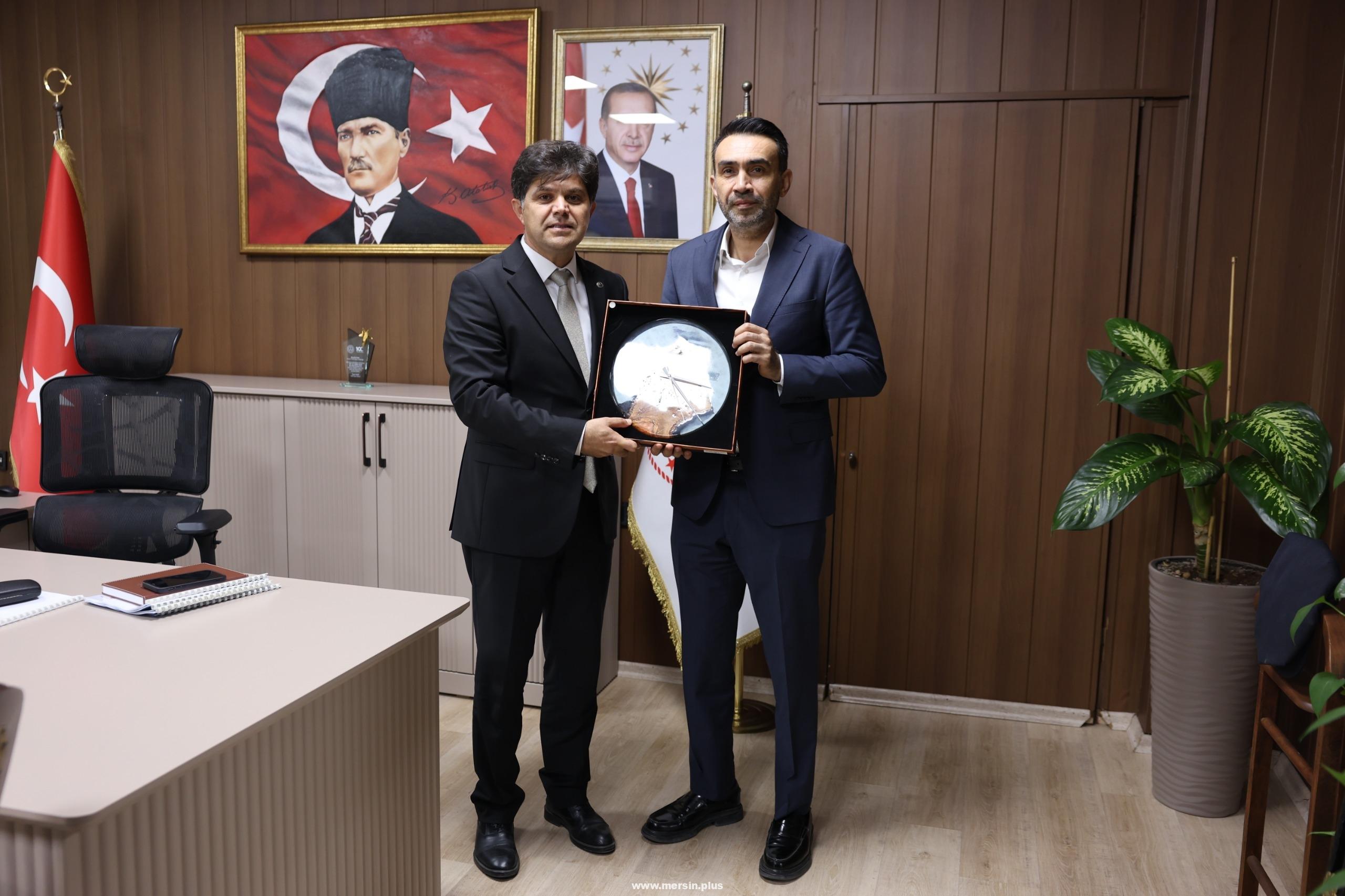 AK Parti Mersin Teşkilatı, İl Millî Eğitim Müdürü Özdemirci’yi Makamında Ziyaret Etti