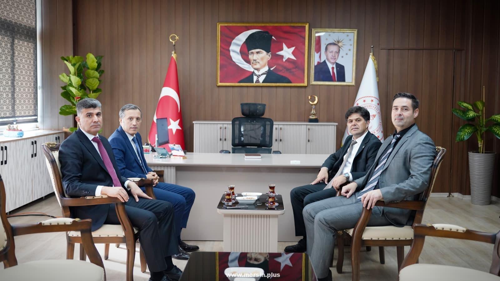 Mersin’de Kaymakamlar, Eğitimde İş Birliği İçin Müdür Özdemirci ile Bir Araya Geldi
