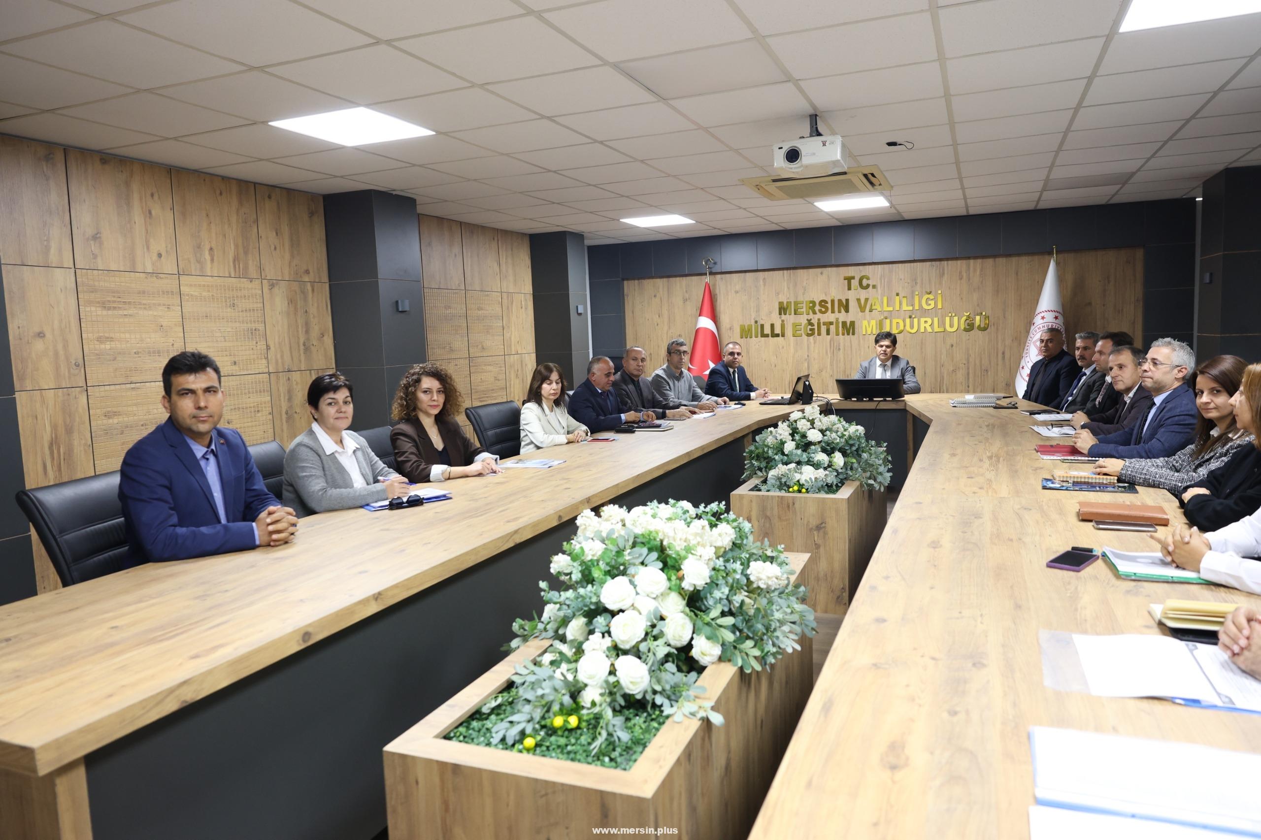 Müdür Muhammed Özdemirci, Birimlerin Çalışmalarına Yönelik Brifing Toplantısında Yer Aldı