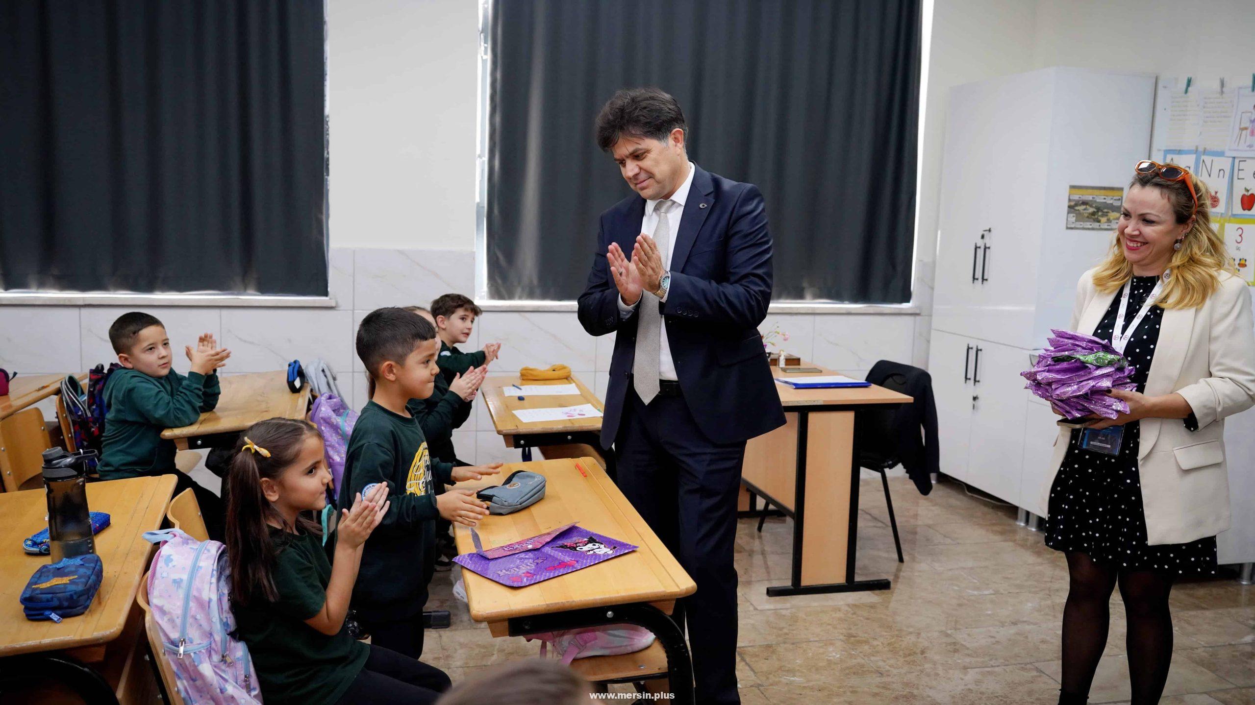 Özdemirci Erdemli’de: Öğrencilerle Fidan Dikti, Öğretmenleri Dinledi