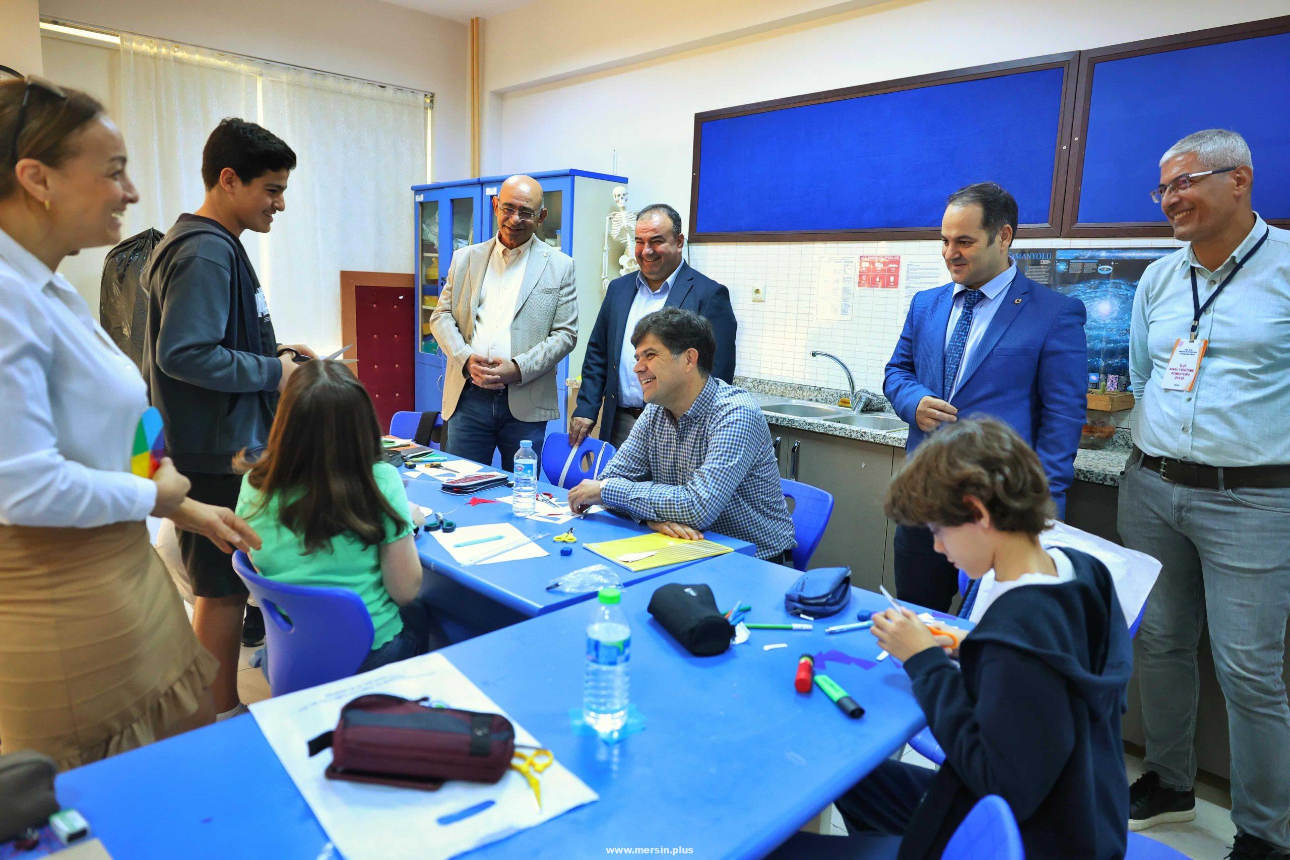 Yenişehir Bilim ve Sanat Merkezi'nde Bilim ve Sanat Vurgusu: Özdemirci’den Öğrencilere Destek