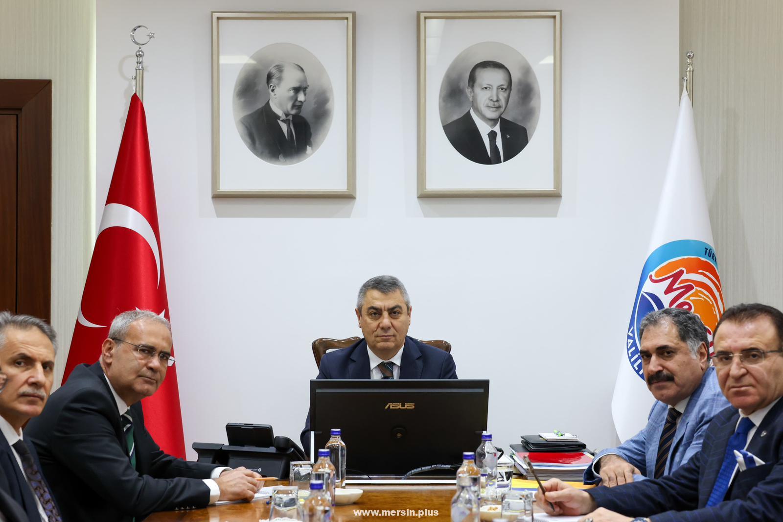 Mersin’de Koordinasyon Toplantısı Yapıldı: Vali Toros Kamu Hizmetlerini Masaya Yatırdı