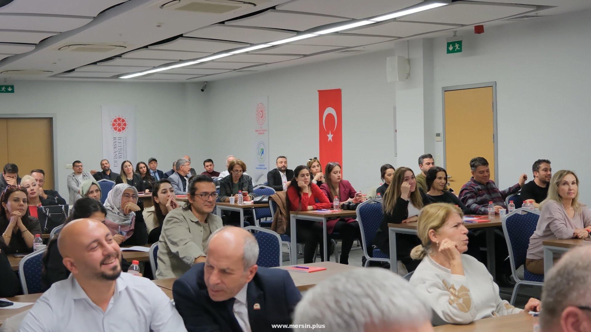 Adana’da Basın Profesyonellerine Yönelik Haber Fotoğrafçılığı Eğitimi Verildi