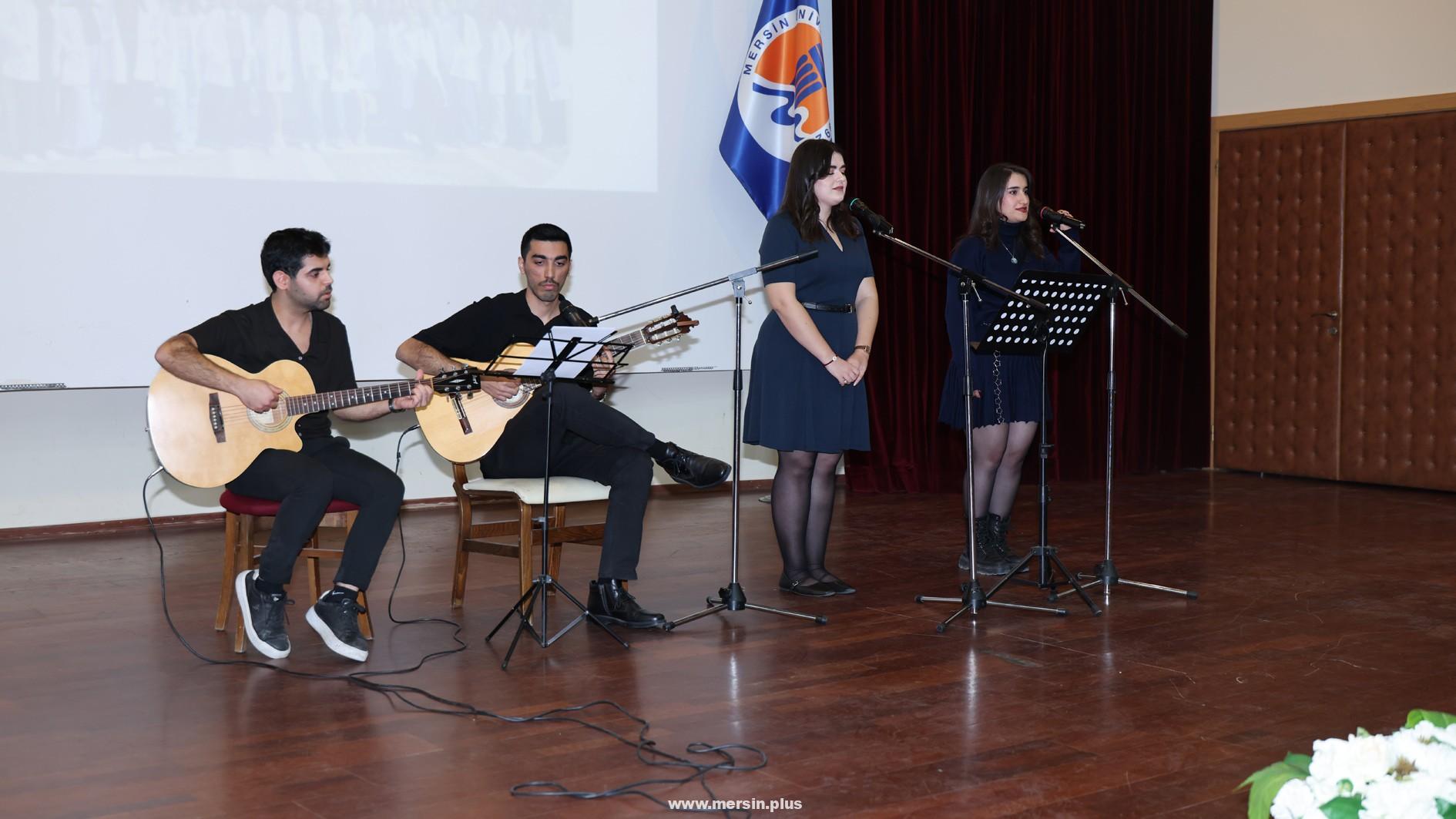 Eczacılık Fakültesinde Coşkulu Tören: Yeni Öğrenciler Beyaz Önlüklerini Giydi