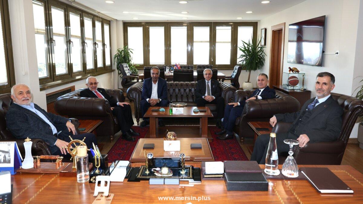 Ekrem Erdem Üniversitemizde “Dilimiz Kimliğimizdir” Konferansı Verdi