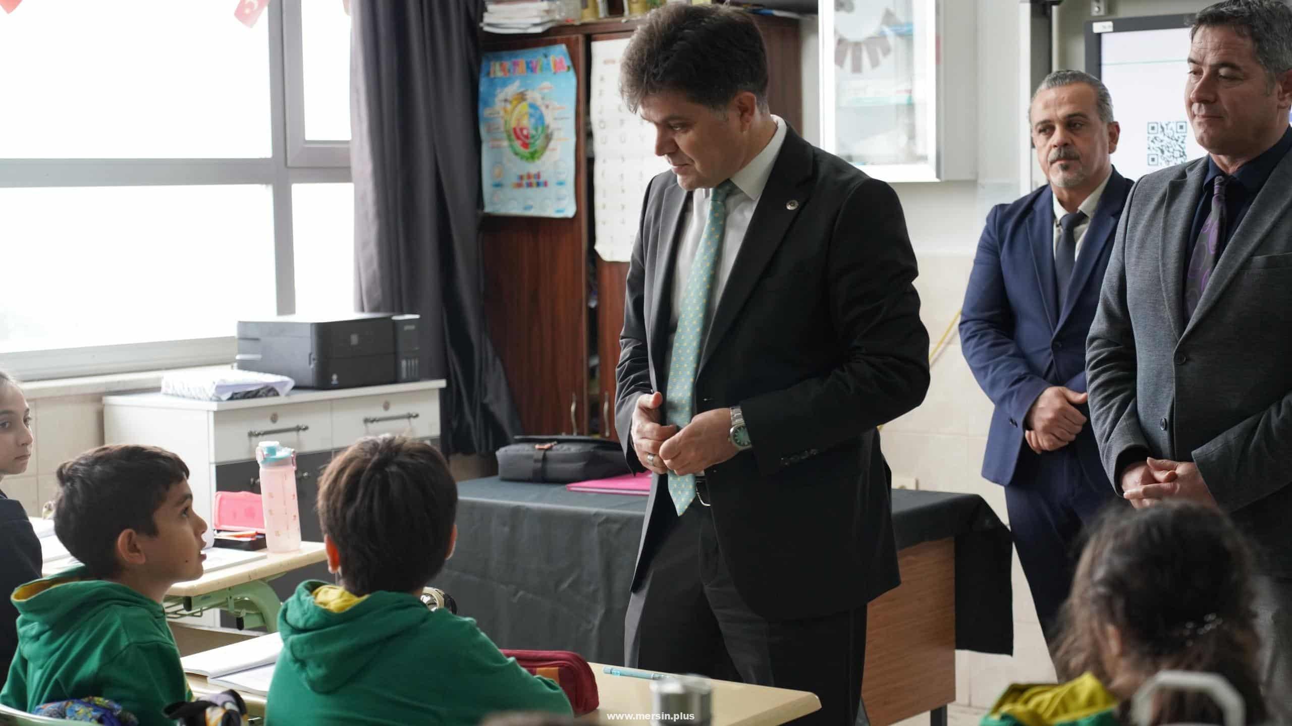 Kuyuluk Belediye Ortaokuluna Ziyaret: İl Müdürü Muhammed Özdemirci Eğitim Çalışmalarını İnceledi