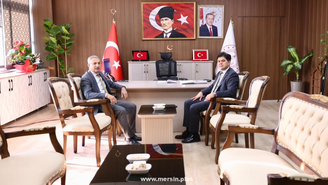 Mersin 1. İdare Mahkemesi Başkanı Mahmut Taşçı, İl Millî Eğitim Müdürü Muhammed Özdemirci’yi Ziyaret Etti