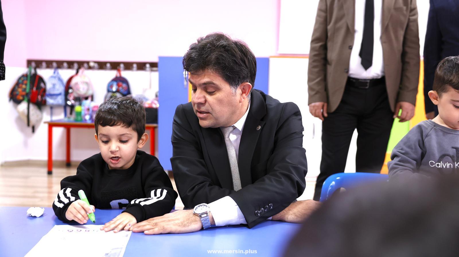 Toroslar İlçesinde İl Millî Eğitim Müdürü Muhammed Özdemirci'nin Kapsamlı Okul Ziyaretleri