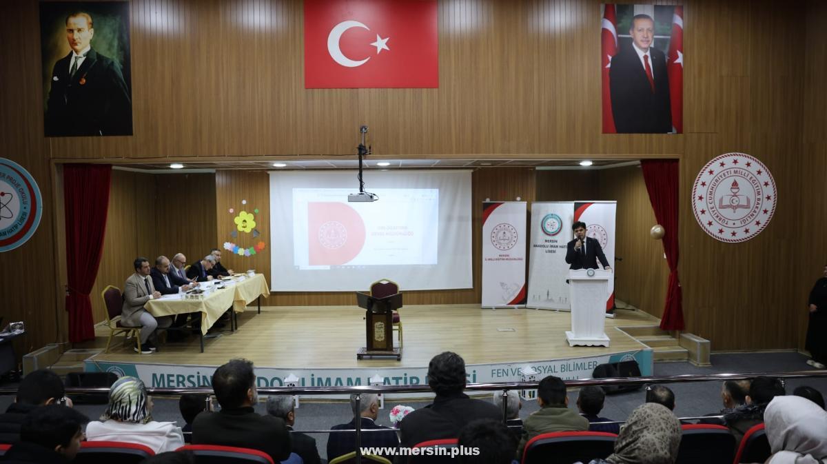 İl Mi̇llî Eği̇ti̇m Müdürü Muhammed Özdemi̇rci̇, İmam Hati̇p Ortaokullari Arasi Erkekler Genç Sadâ Kur'an-I Keri̇m'i̇ Güzel Okuma Yarişmasina Katildi