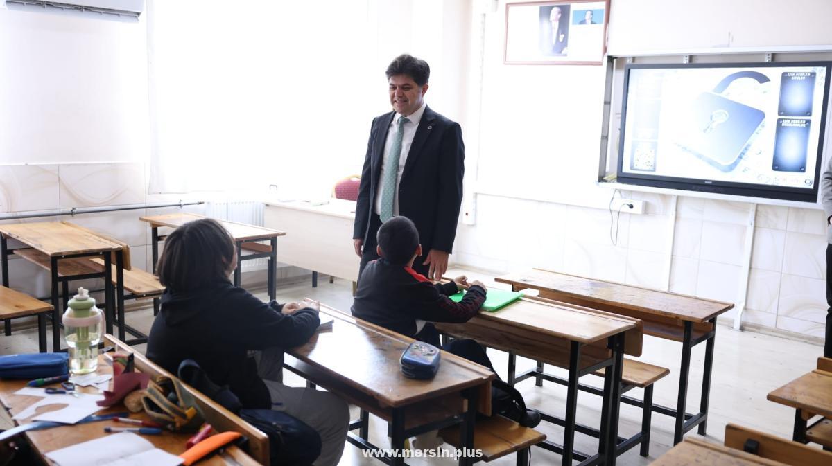 Muhammed Özdemirci’den Adnan Menderes Ortaokuluna Eğitim Ziyareti