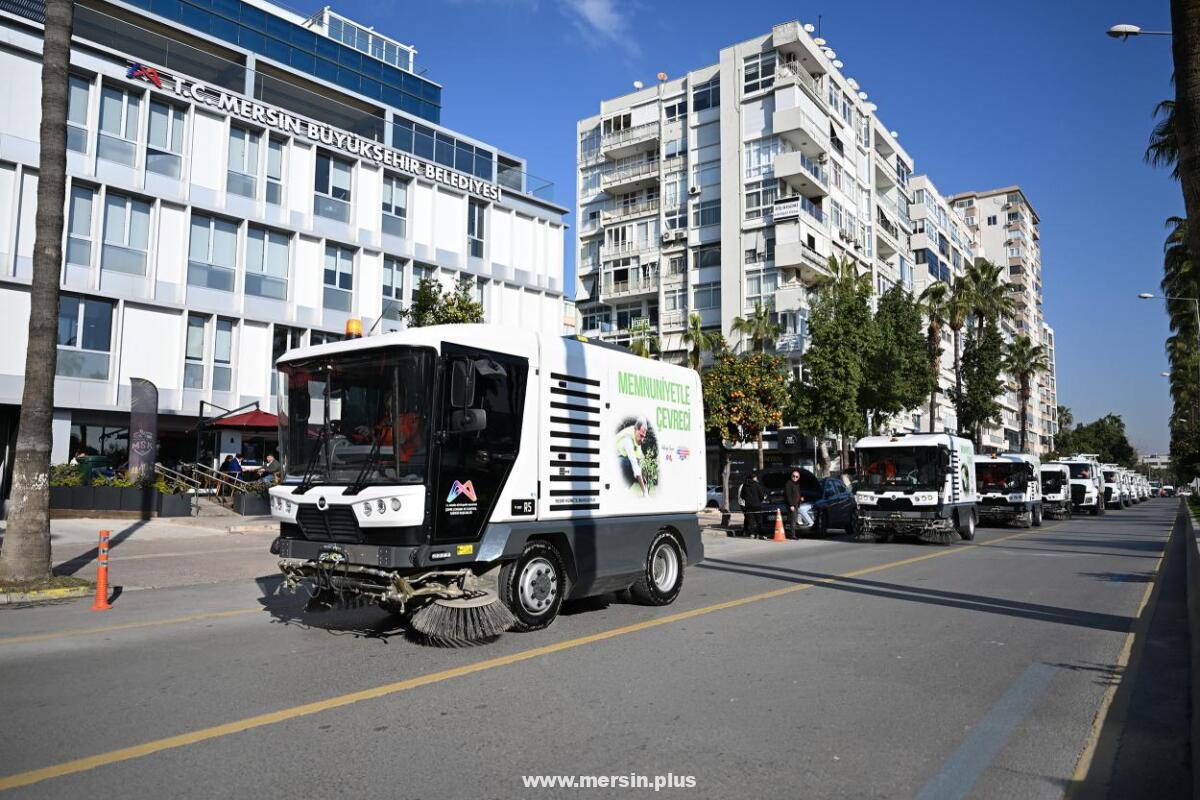 Yol Süpürme Aracı Yatırımıyla Mersin’de Temizlik Seferberliği